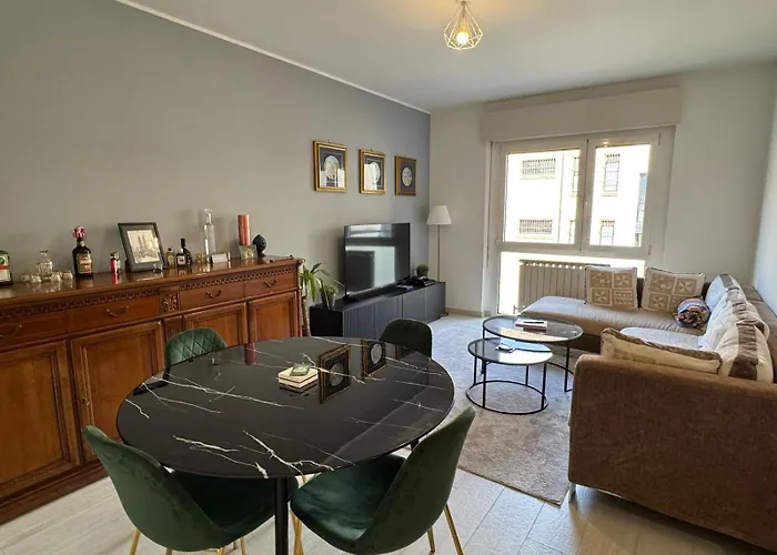 Manzoni House - Large